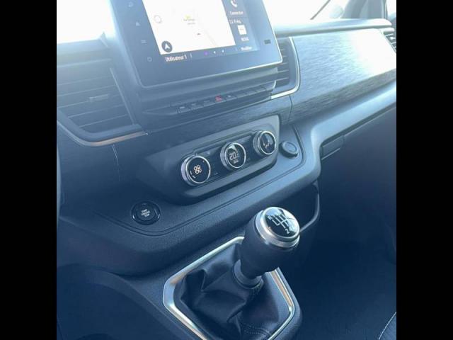 Renault Trafic image 1