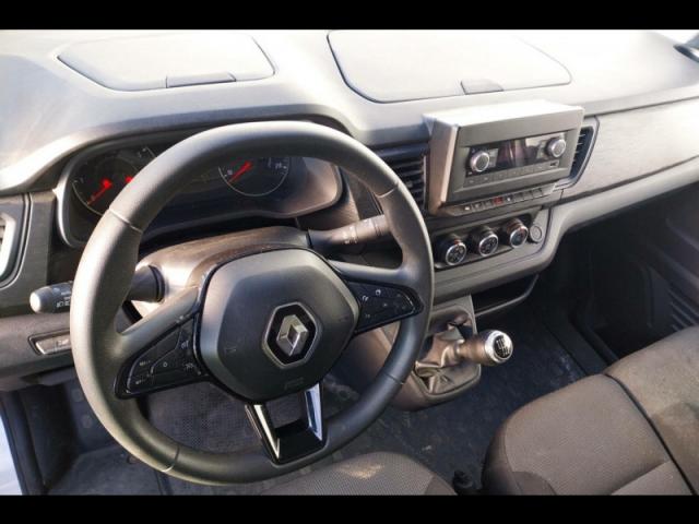 Renault Trafic image 2