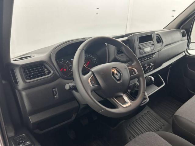 Renault Master image 1
