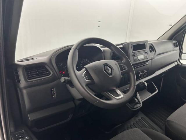 Renault Master image 1