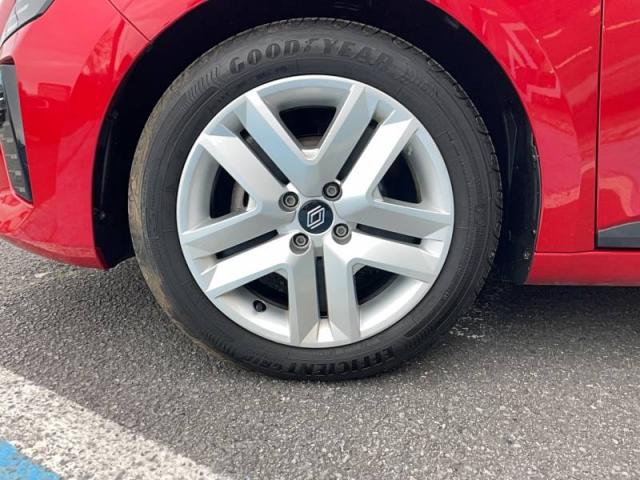 Renault Clio image 2