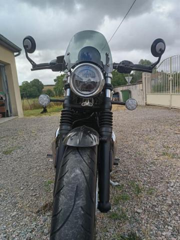 Triumph Bonneville image 3