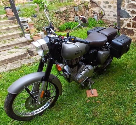 Royal Enfield Bullet image 2