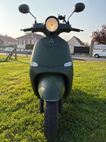 4700w image 1