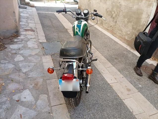 Triumph Bonneville image 3