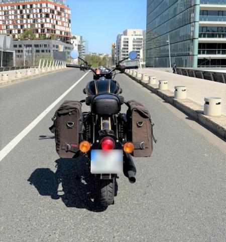 Royal Enfield Bullet image 1