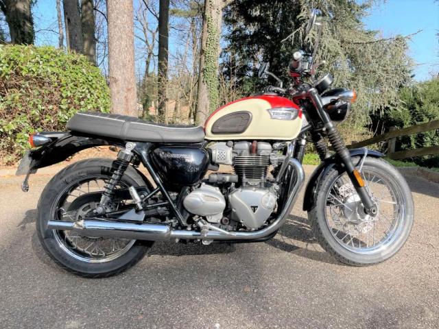 Triumph Bonneville 