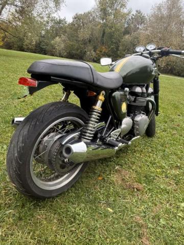 Triumph Bonneville image 3