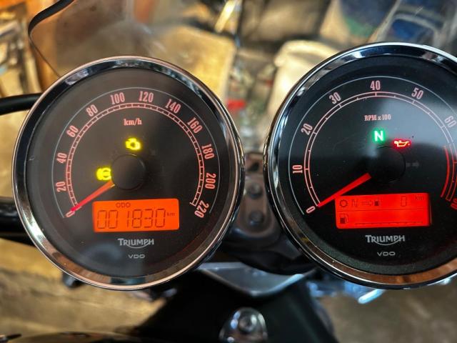 Triumph 2300 image 2