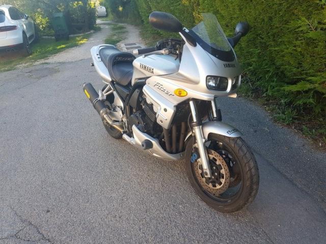 Yamaha Fazer 600 image 4