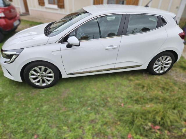 Renault Clio image 2