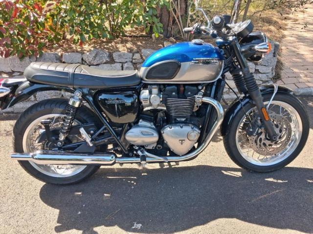 Triumph Bonneville 
