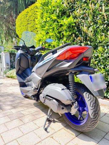 Yamaha X Max image 1
