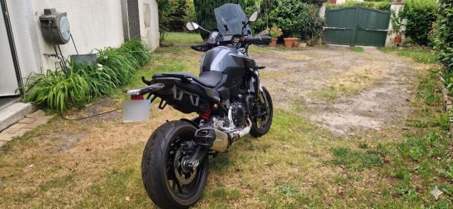 F 900 R image 1