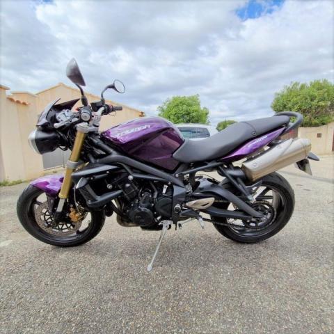 Street Triple image 2
