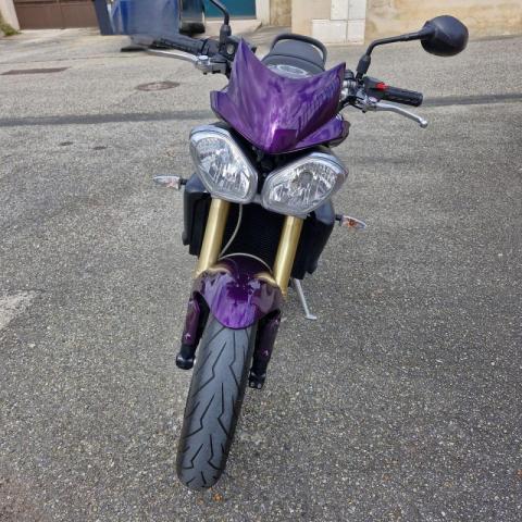 Street Triple image 1