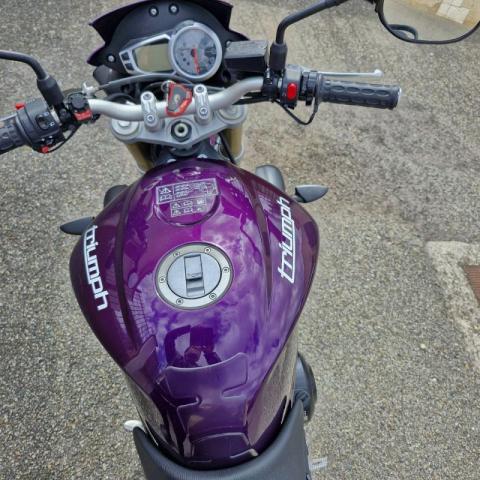Street Triple image 4