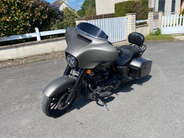 Street Glide image 2