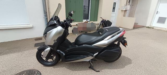 X Max image 1