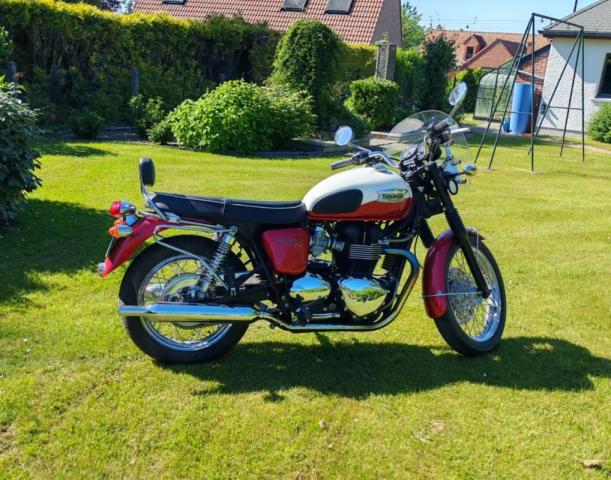 Triumph Bonneville T100 