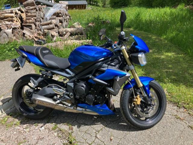 Triumph Street Triple 