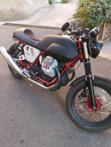 Moto Guzzi V7 750 Racer 