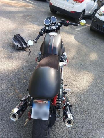 Moto Guzzi V7 750 Racer image 2