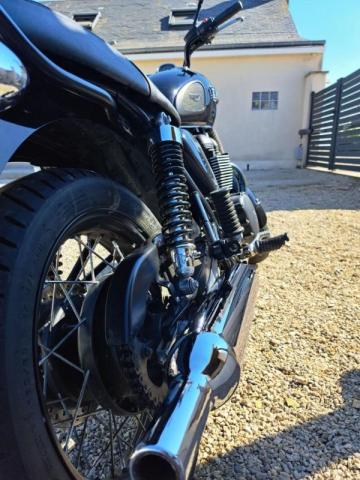 Bonneville T100 Black image 2