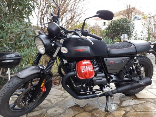 Moto Guzzi V7 Carbon 