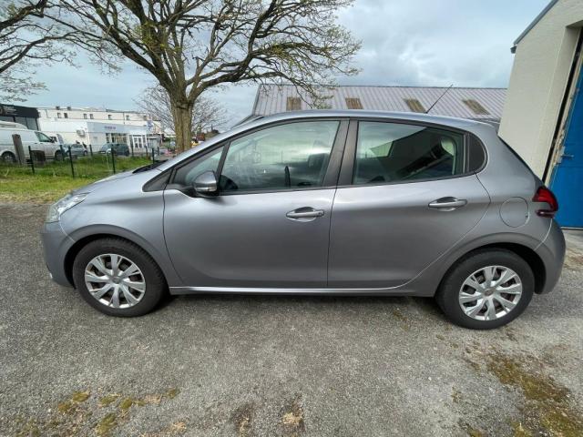 Peugeot 208 image 1