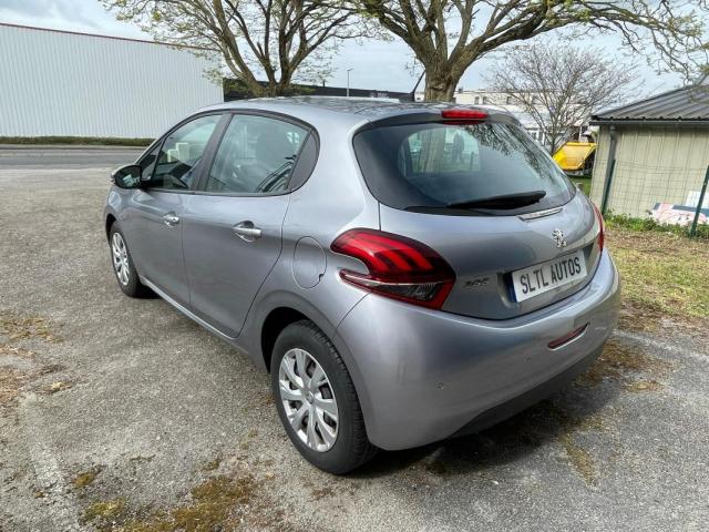 Peugeot 208 image 9