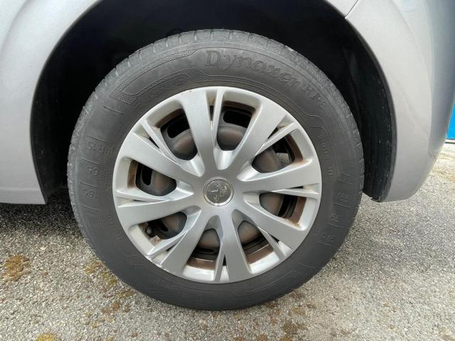 Peugeot 208 image 7