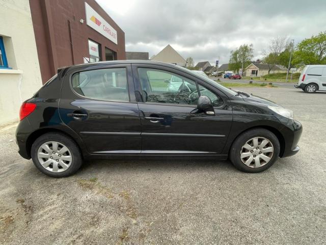 Peugeot 207 image 6