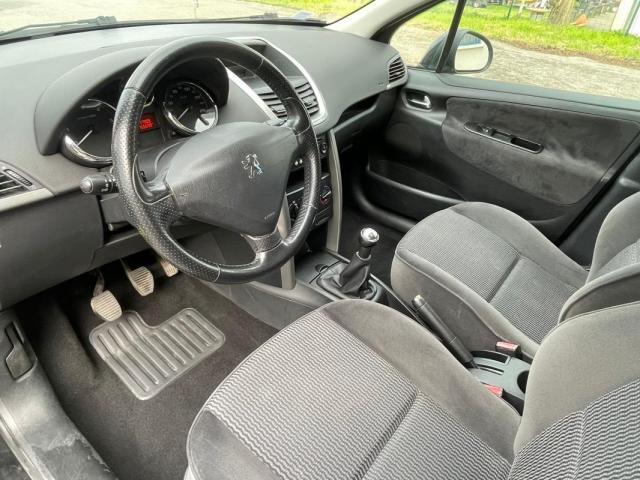 Peugeot 207 image 1