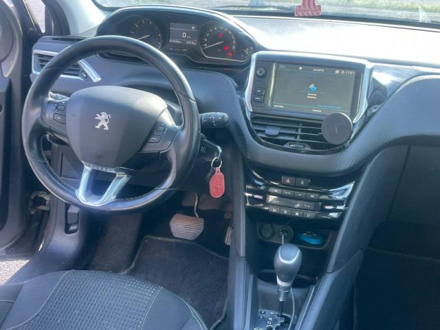 Peugeot 208 image 4