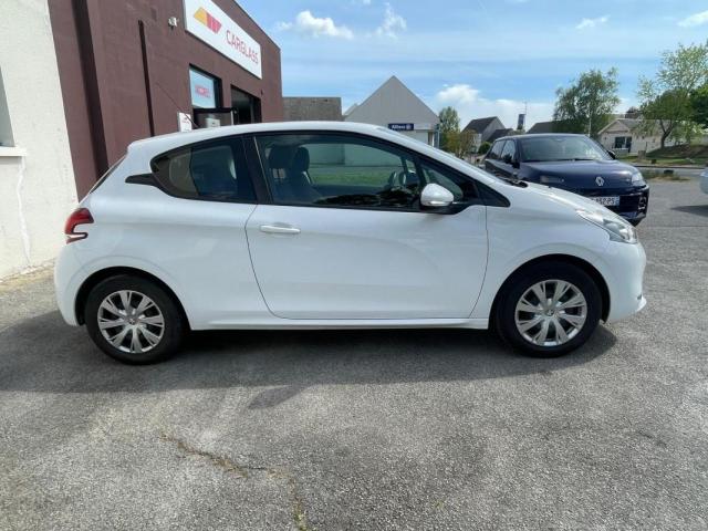 Peugeot 208 image 6