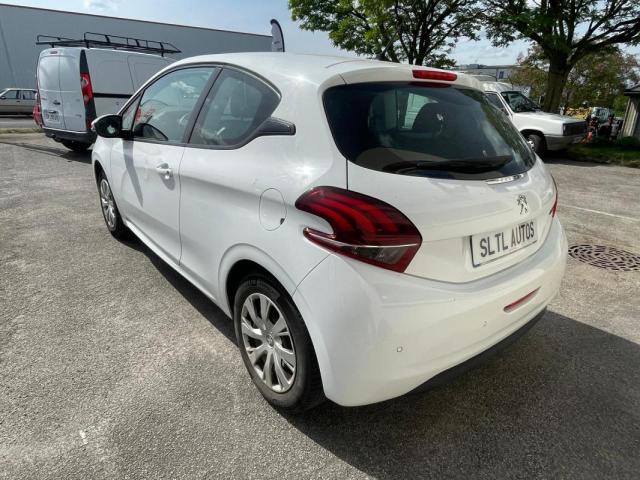 Peugeot 208 image 1