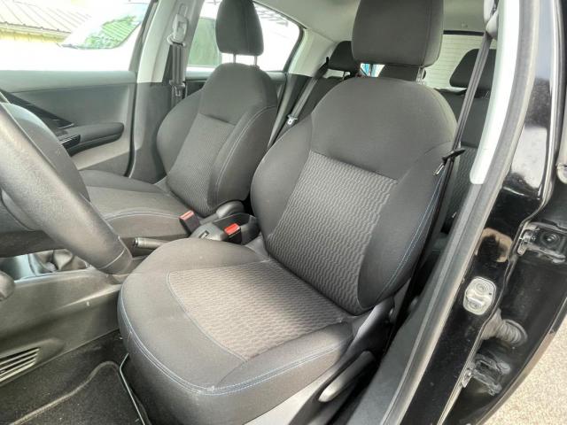 Peugeot 208 image 7