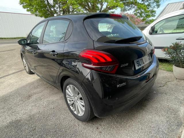 Peugeot 208 image 9