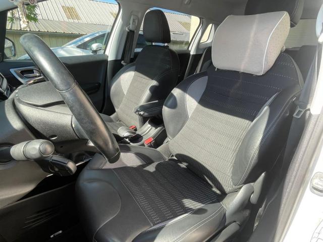 Peugeot 2008 image 2