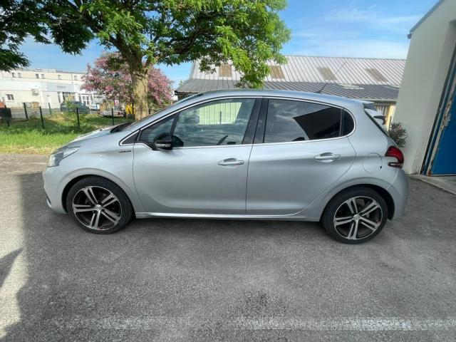Peugeot 208 image 4