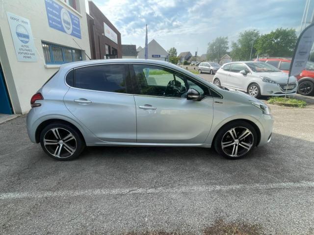 Peugeot 208 image 7