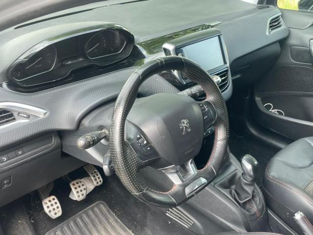 Peugeot 208 image 9