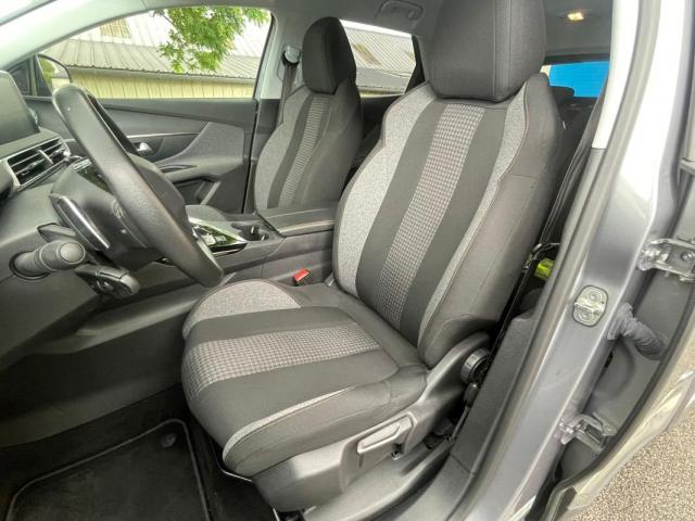 Peugeot 3008 image 2