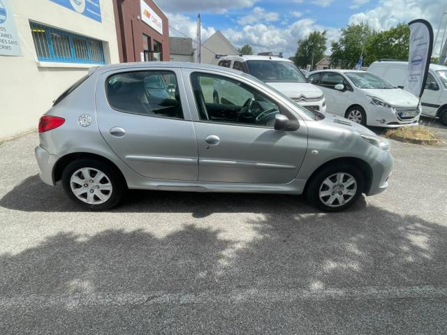 Peugeot 206 image 2