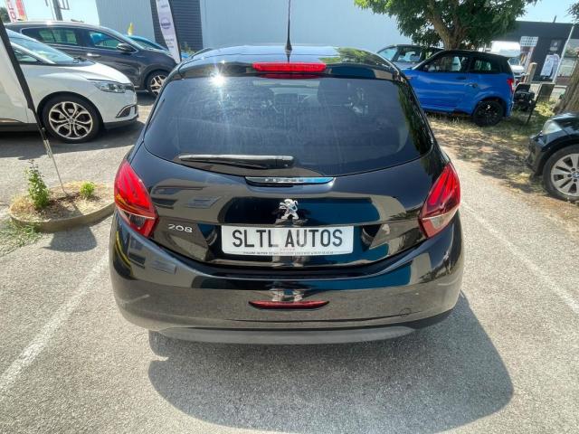 Peugeot 208 image 8