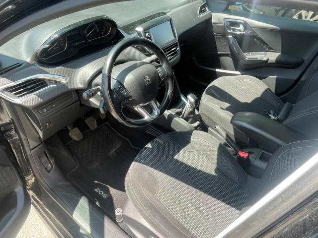 Peugeot 208 image 7
