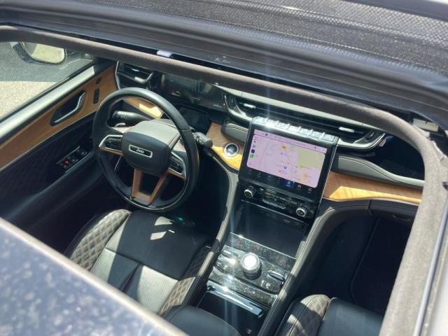 Jeep Grand Cherokee image 3