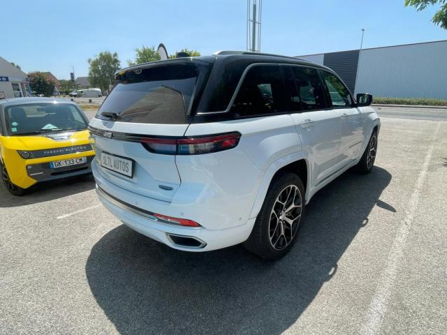 Jeep Grand Cherokee image 9