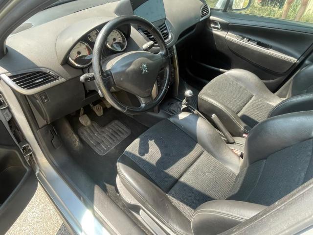 Peugeot 207 image 7